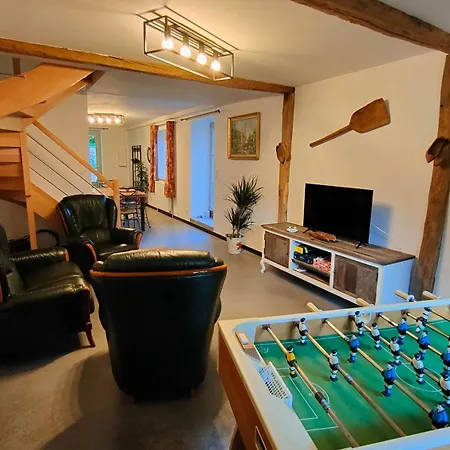 Апартаменты Le Moulin De La Goutelle Neufmanil