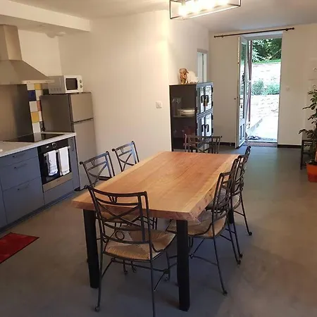 Апартаменты Le Moulin De La Goutelle Neufmanil