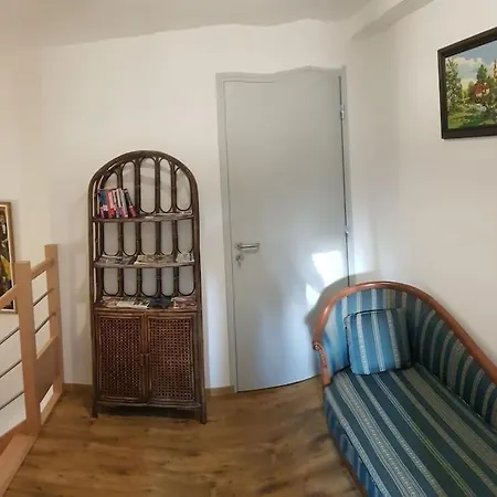 Апартаменты Le Moulin De La Goutelle Neufmanil