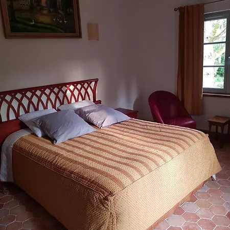 Апартаменты Le Moulin De La Goutelle